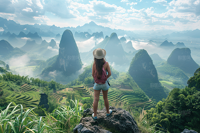 女生旅行背影辽阔唯美摄影图
