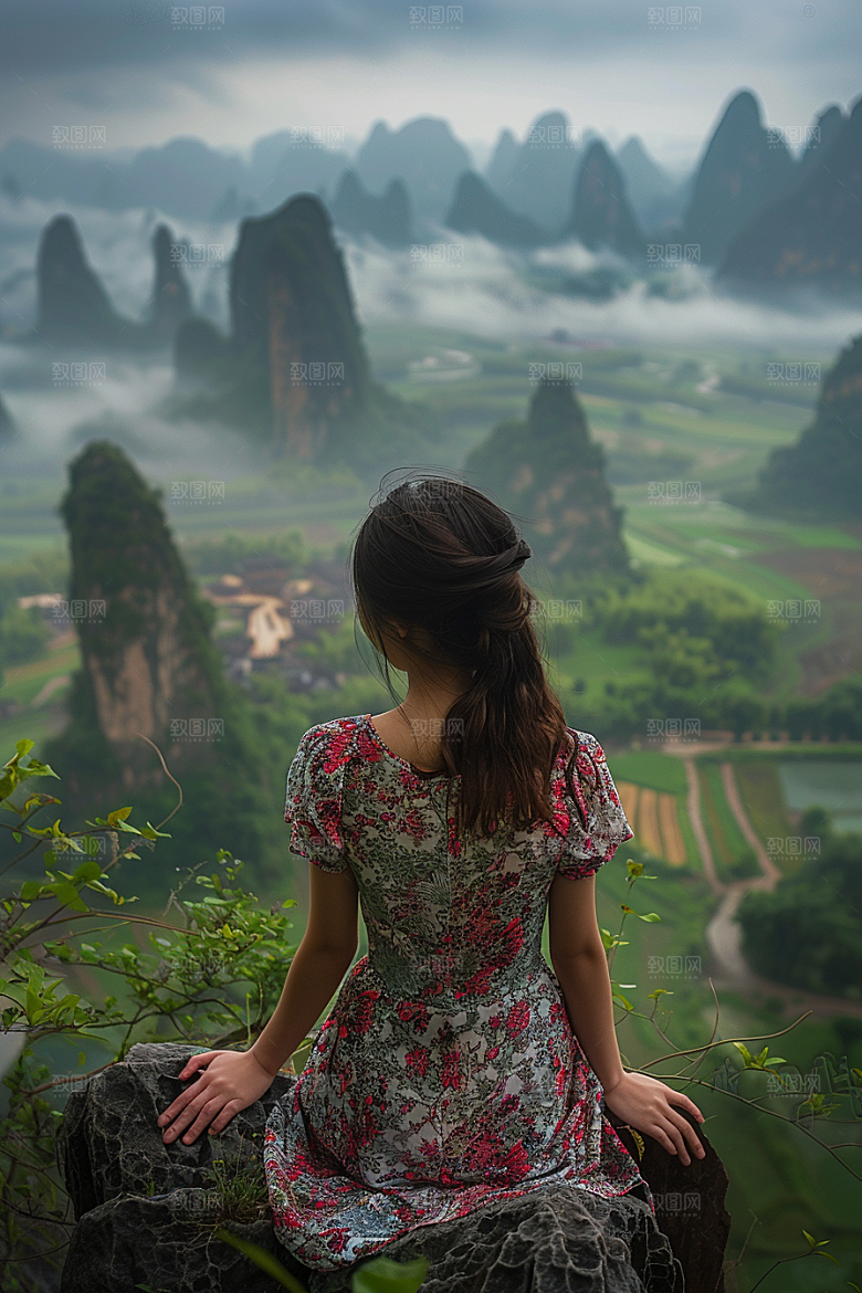 女生旅行背影自由行探险摄影图