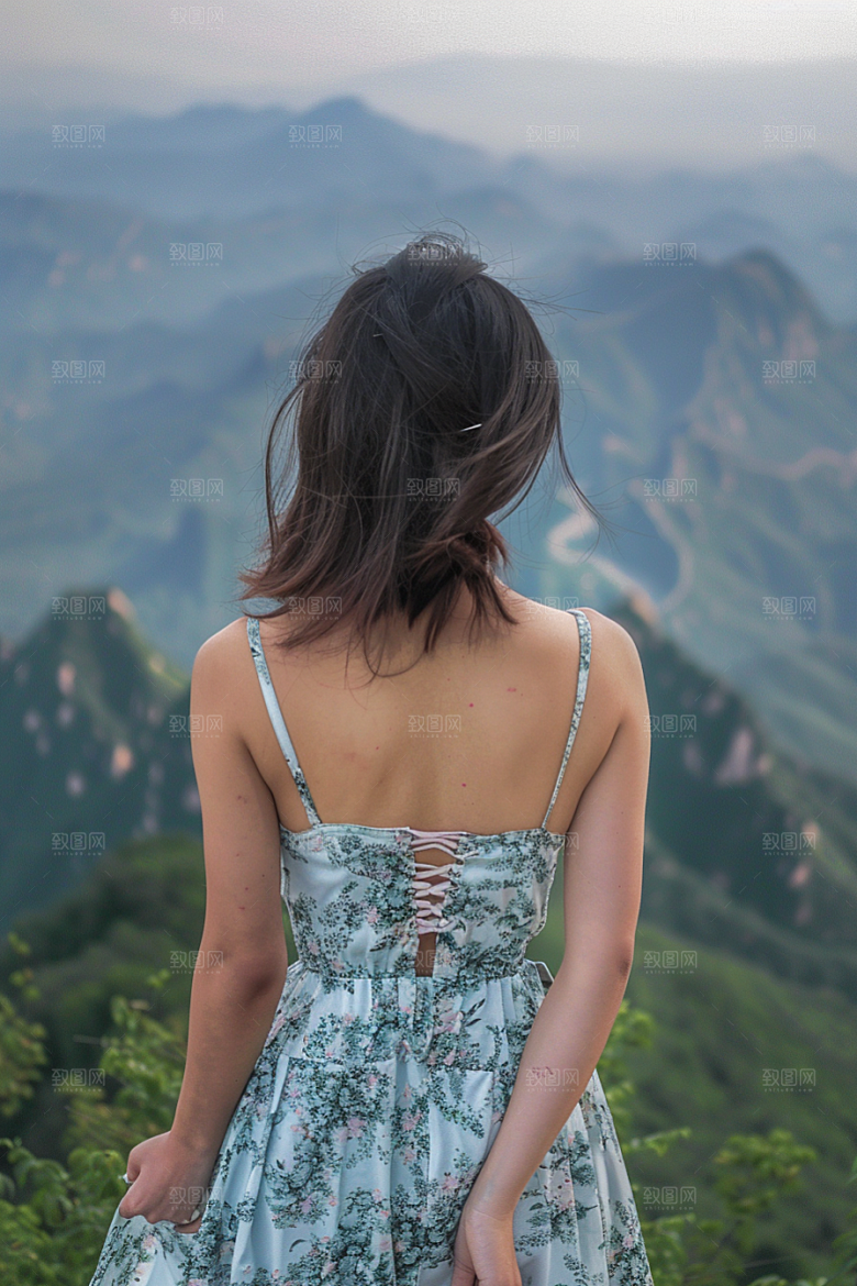 女生旅行背影唯美风光摄影图
