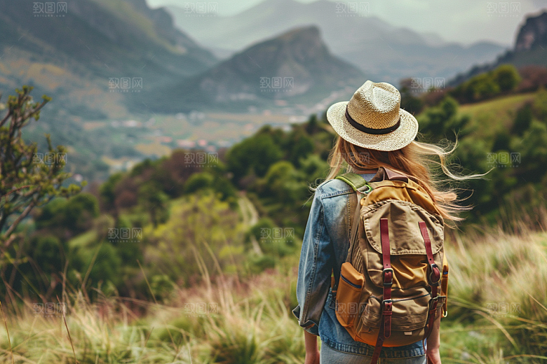 女生旅行背影探险自由行摄影图