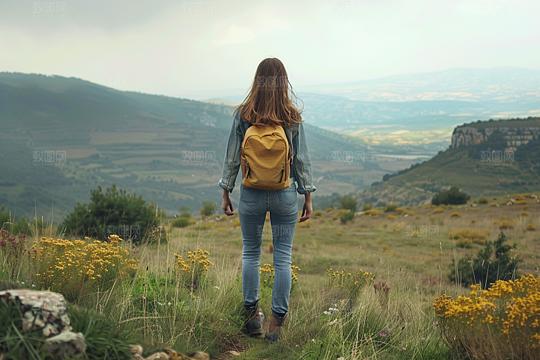 女生旅行背影探险旅游摄影图