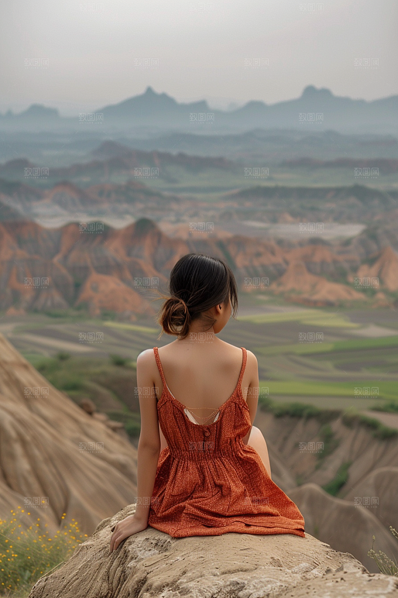 女生旅行背影徒步辽阔摄影图