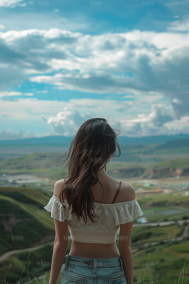女生旅行背影自由行徒步摄影图