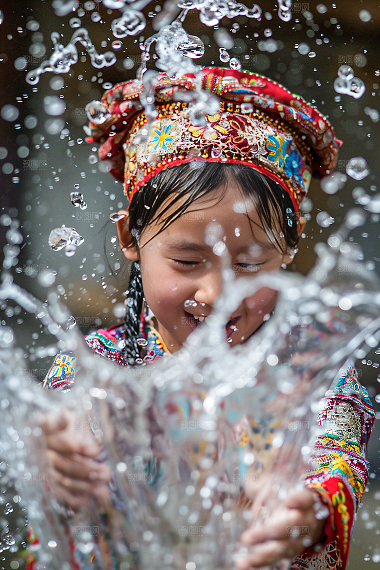 泼水节庆祝欢乐摄影图