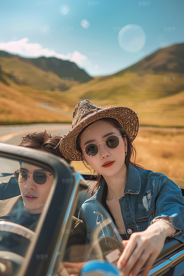 自驾游双人结伴高清摄影图