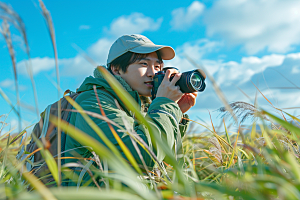 原野人像写真草原摄影图