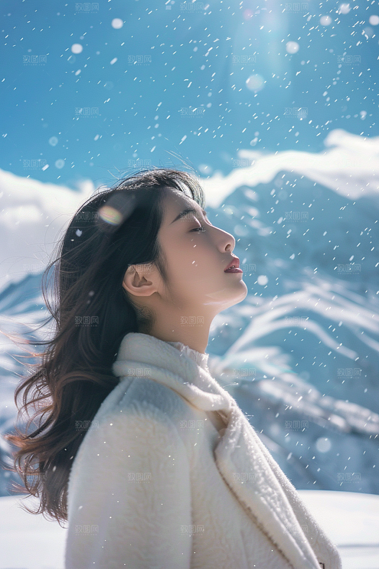赏雪人像自然冬装摄影图