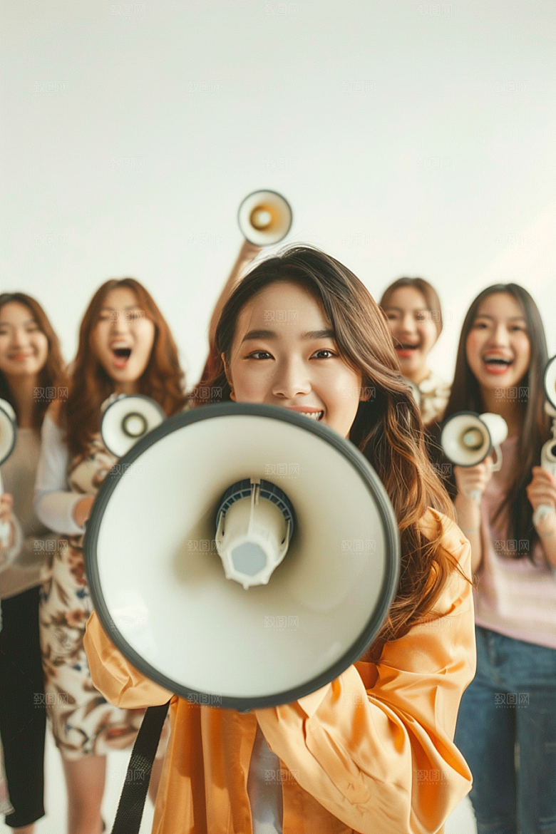 手拿喇叭人像电商人物摄影图