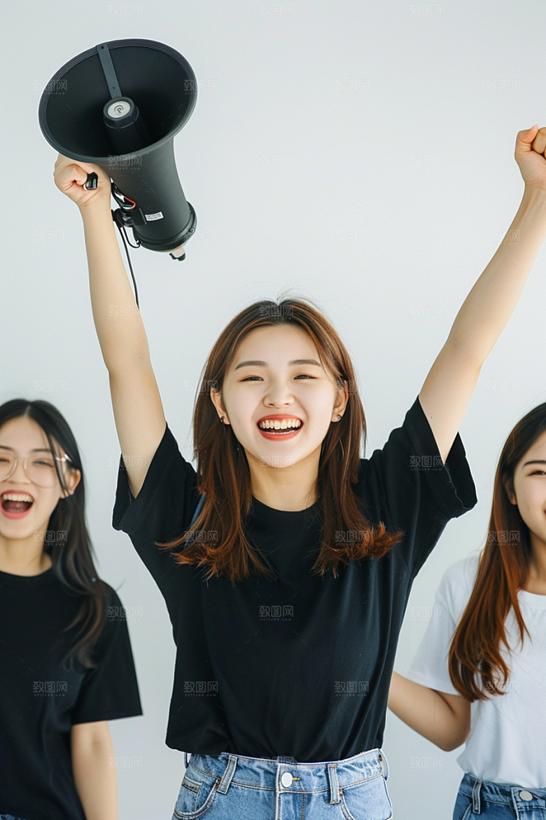手拿喇叭人像公告高清摄影图