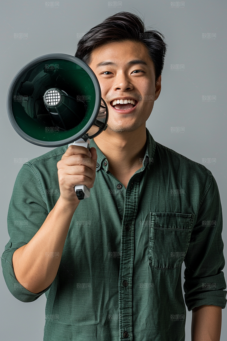 手拿喇叭人像招聘写真摄影图