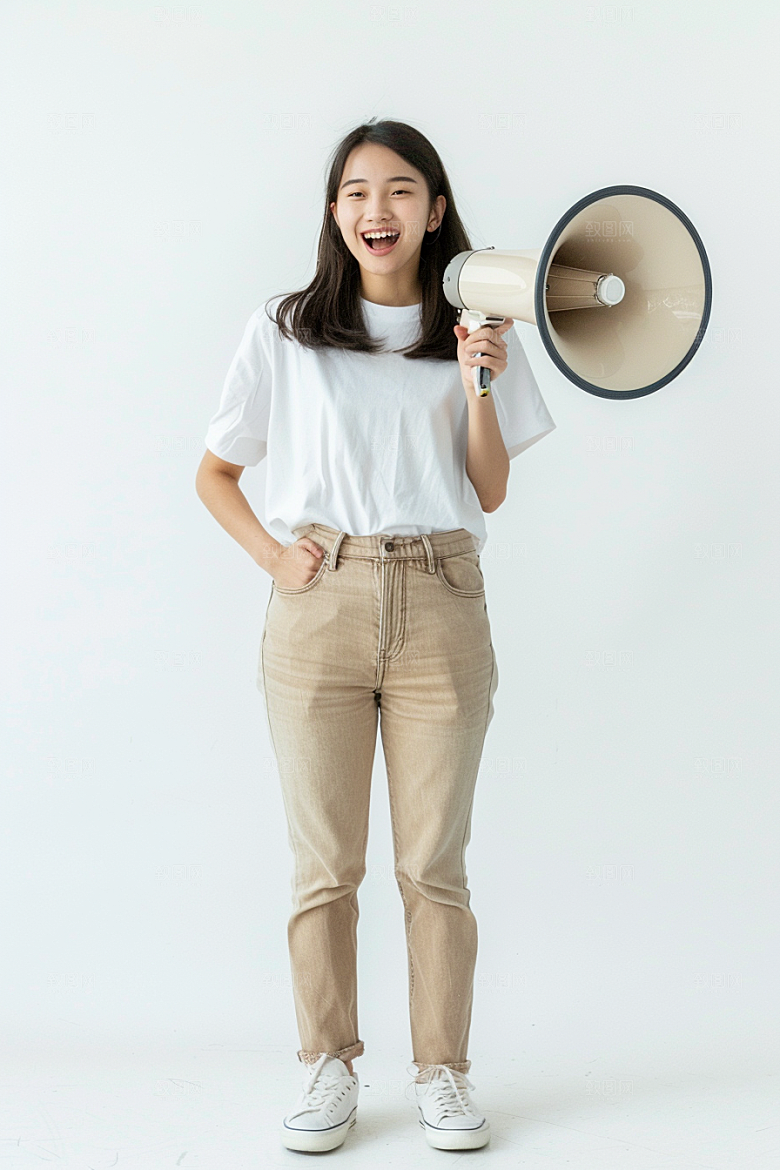 手拿喇叭人像招聘促销摄影图