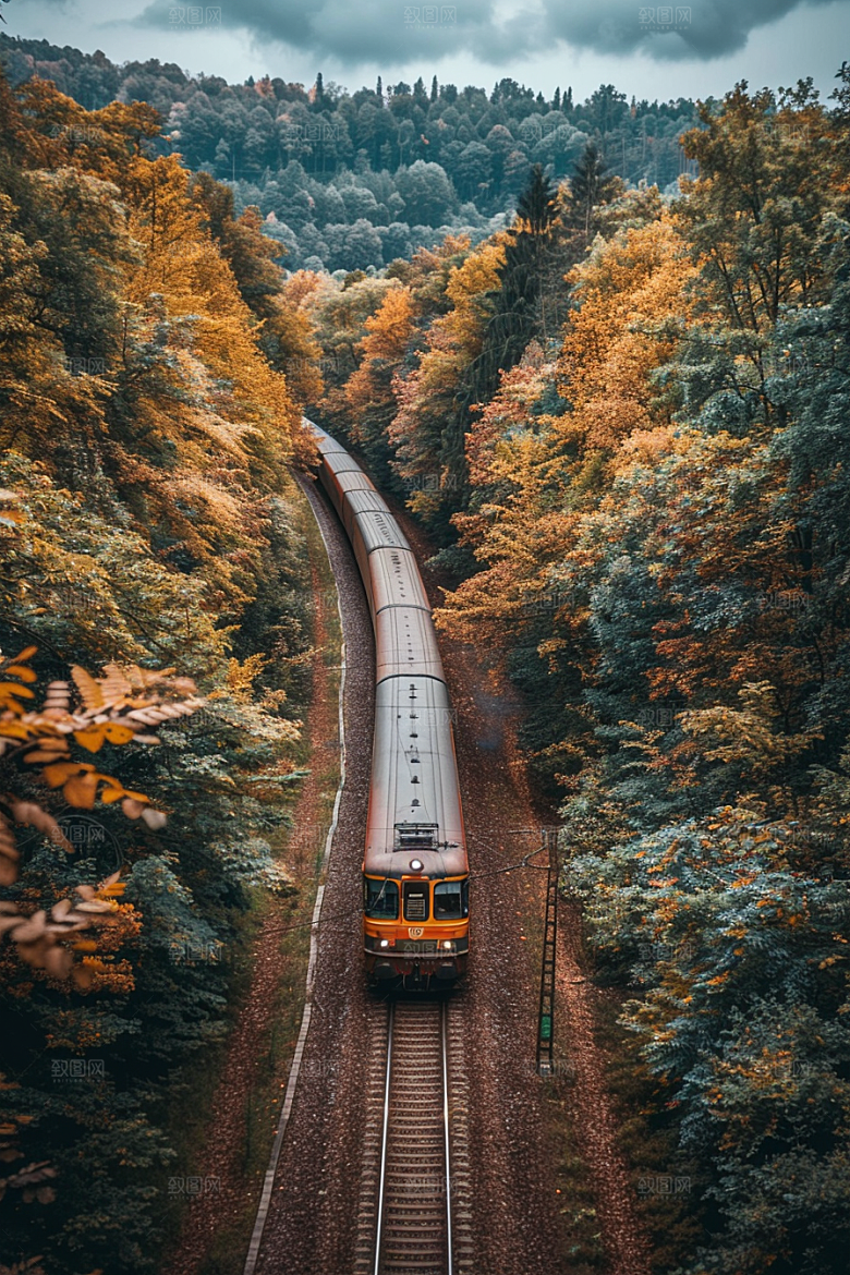 行驶中的火车风景自然素材