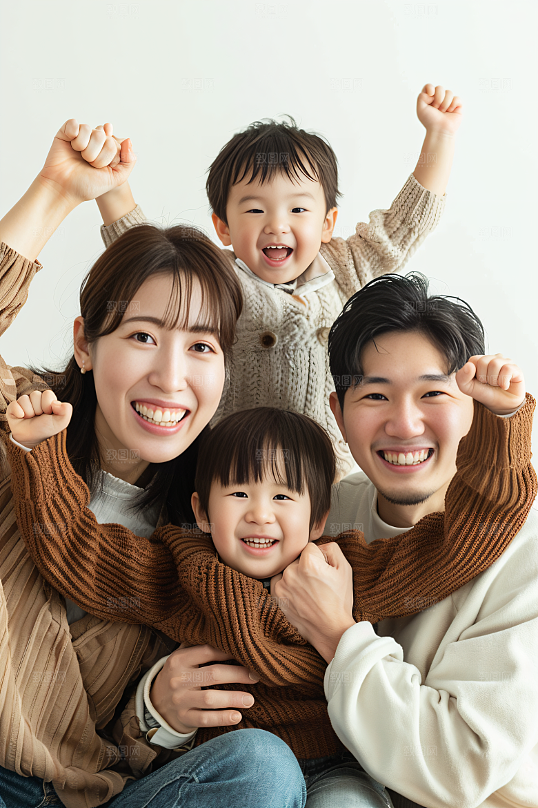 幸福一家人开心出游摄影图