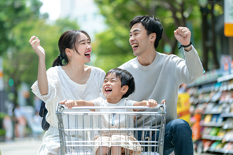 幸福一家人开心肖像摄影图