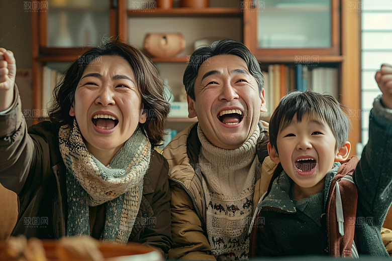 幸福一家人开心肖像摄影图