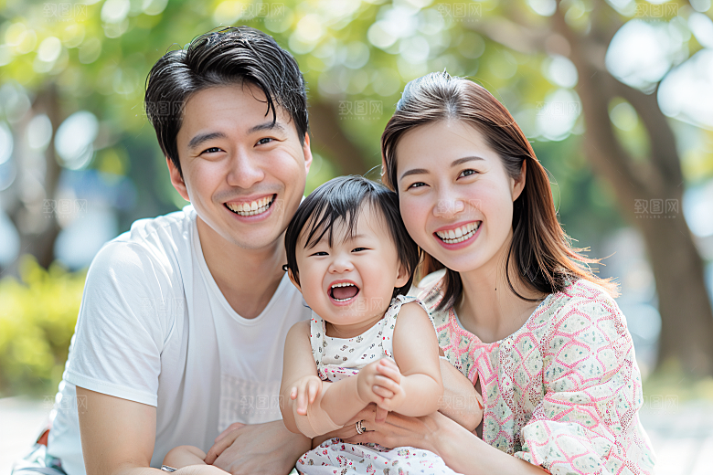 幸福一家人相聚亲子摄影图