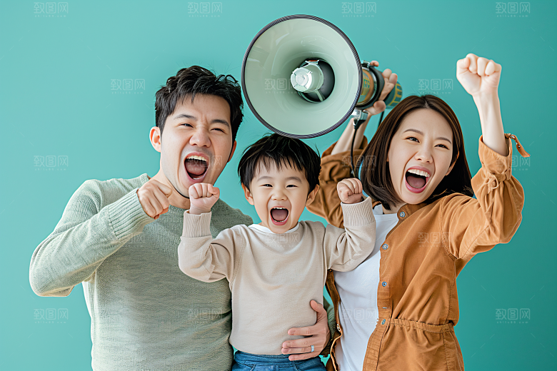 幸福一家人肖像三口之家摄影图