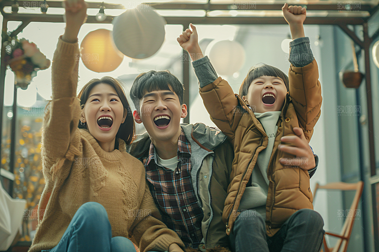 幸福一家人人物三口之家摄影图