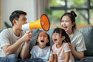 幸福一家人亲子肖像摄影图