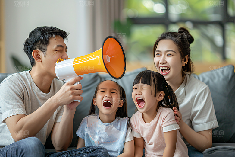 幸福一家人亲子肖像摄影图