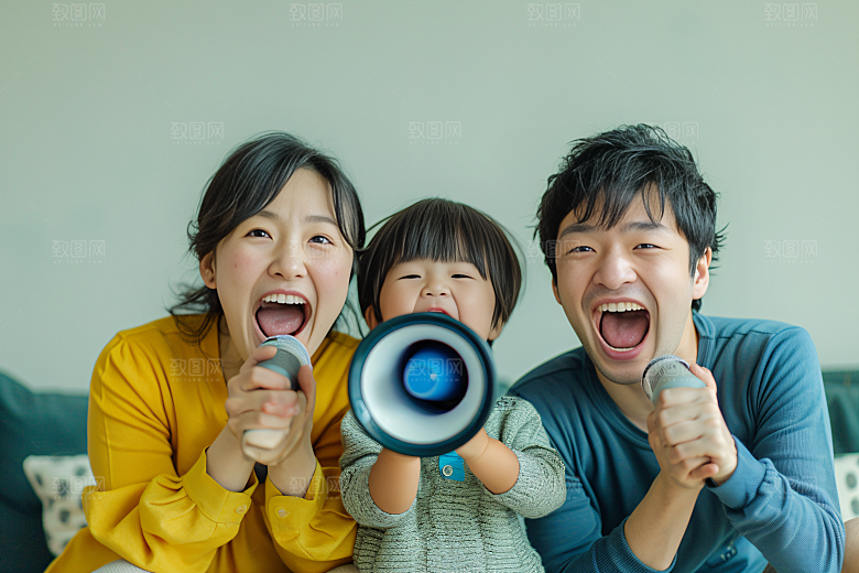 幸福一家人出游开心摄影图