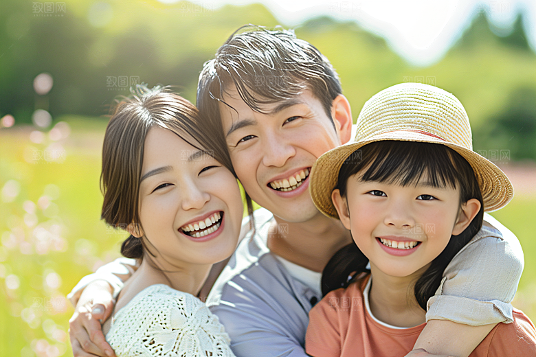 幸福一家人人物三口之家摄影图