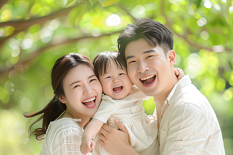 幸福一家人出游相聚摄影图