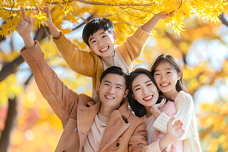 幸福一家人人物出行摄影图
