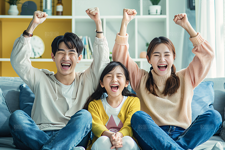 幸福一家人肖像三口之家摄影图