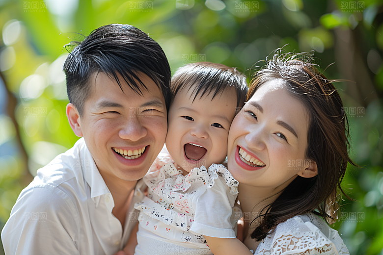 幸福一家人肖像出行摄影图
