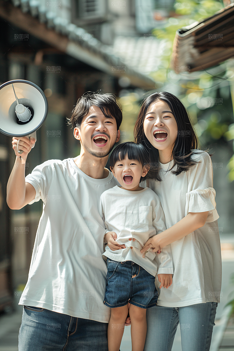 幸福一家人三口之家高清摄影图