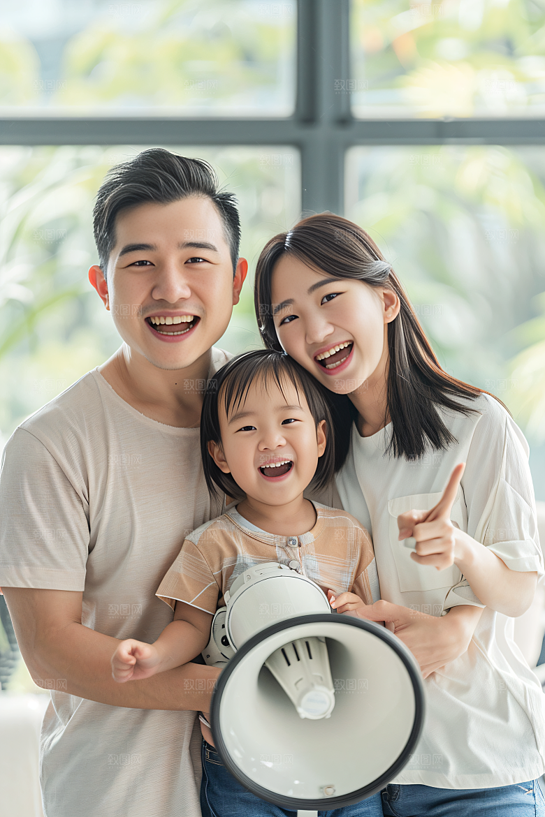 幸福一家人出行相聚摄影图