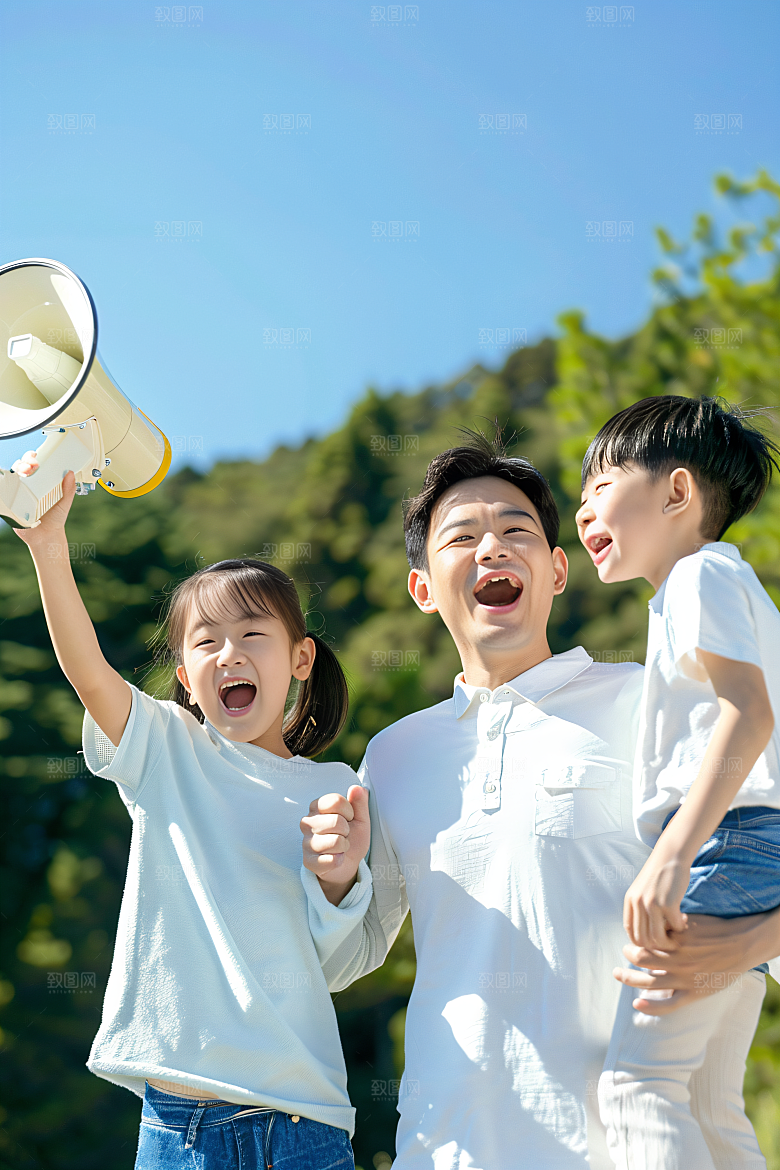幸福一家人三口之家高清摄影图