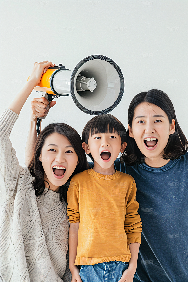 幸福一家人三口之家亲子摄影图
