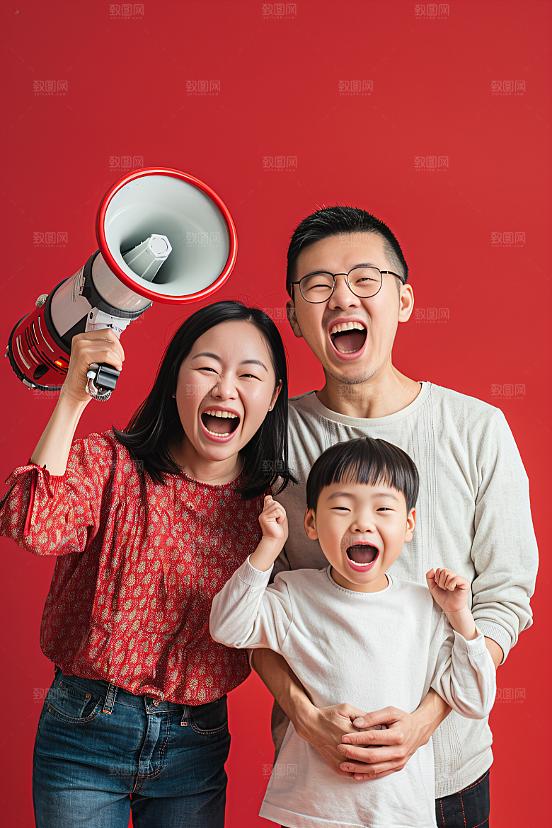 幸福一家人肖像三口之家摄影图