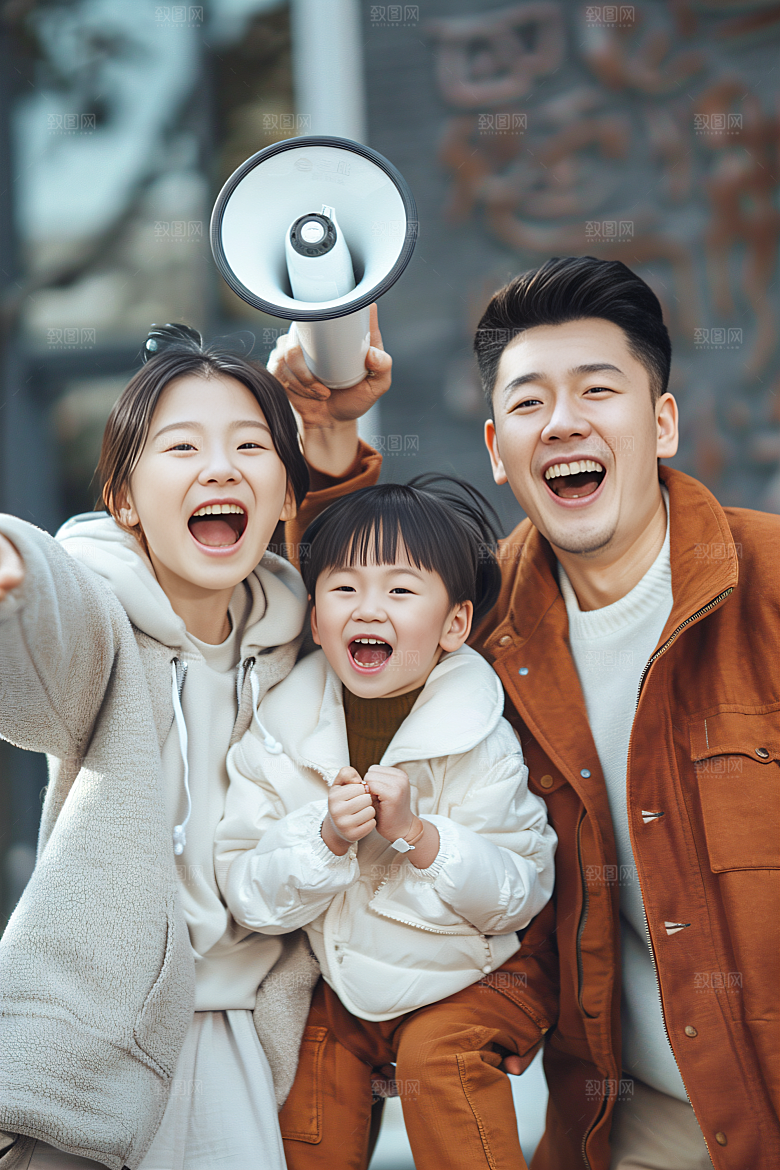 幸福一家人欢乐出游摄影图