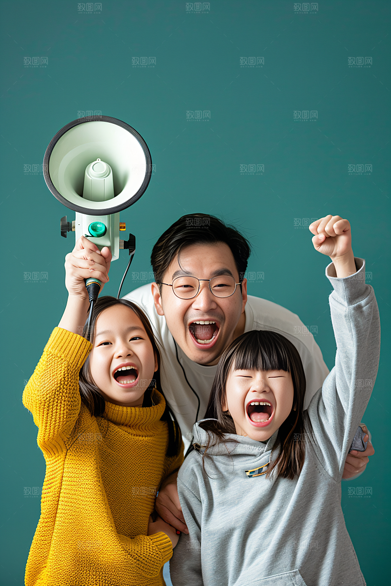 幸福一家人肖像开心摄影图