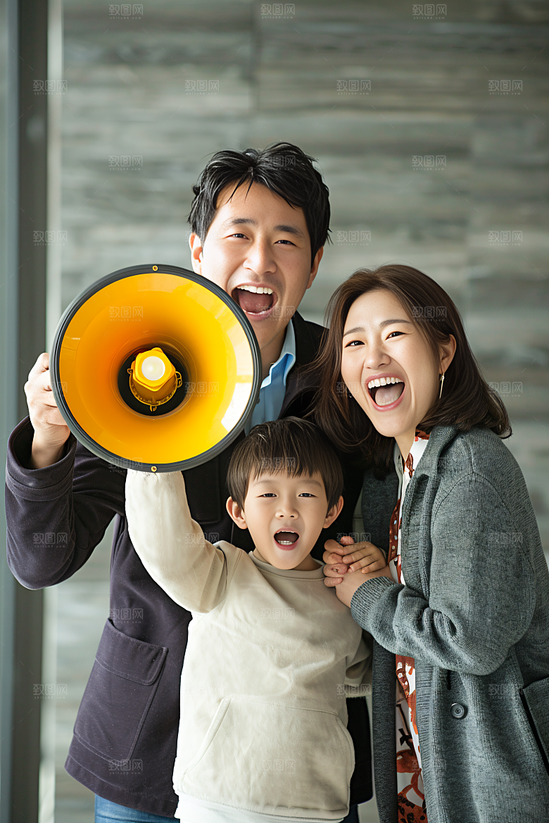 幸福一家人三口之家相聚摄影图