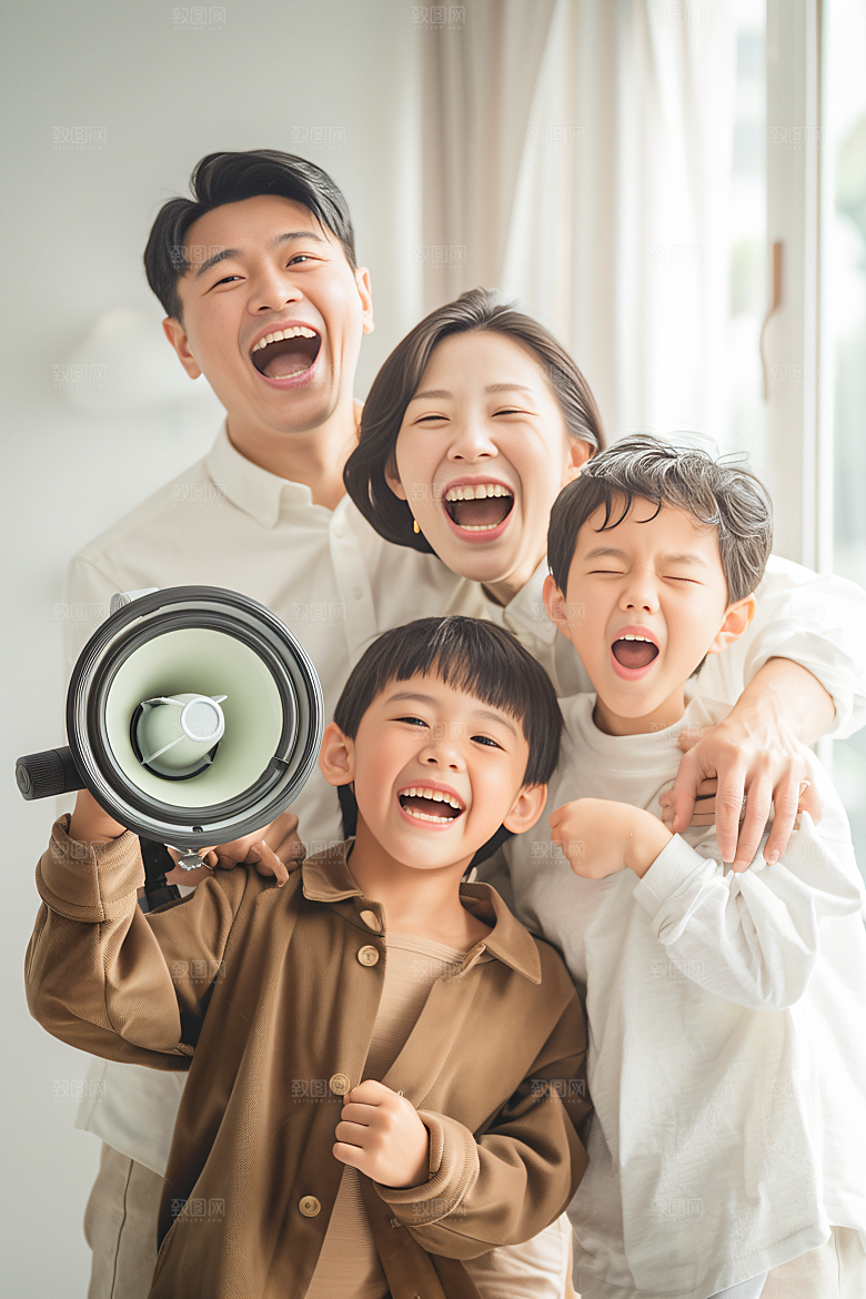 幸福一家人欢乐出游摄影图