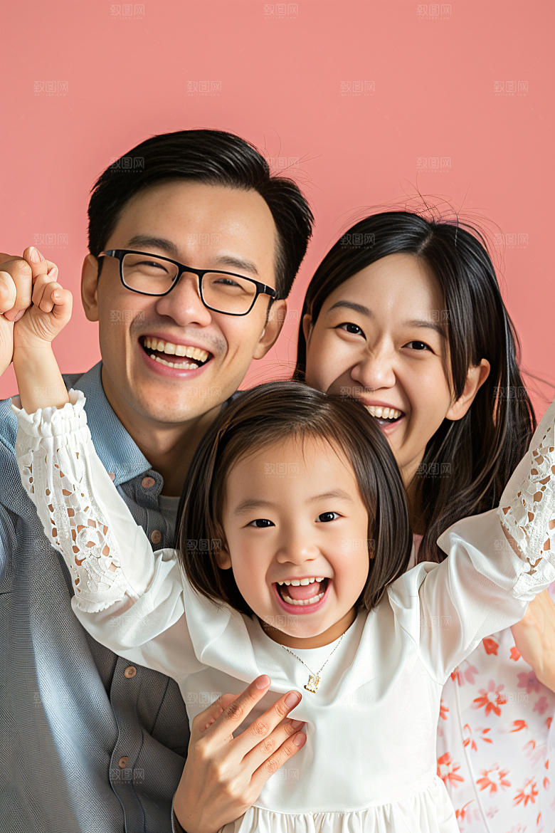 幸福一家人肖像出行摄影图