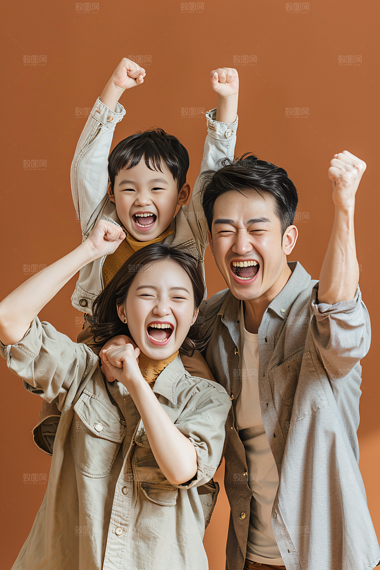 幸福一家人开心家庭摄影图