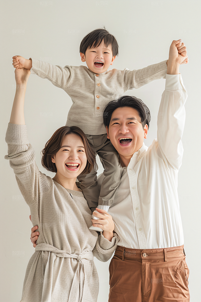 幸福一家人欢乐家庭摄影图