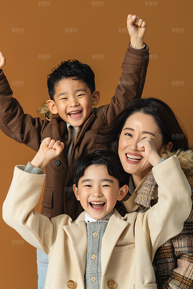 幸福一家人三口之家相聚摄影图