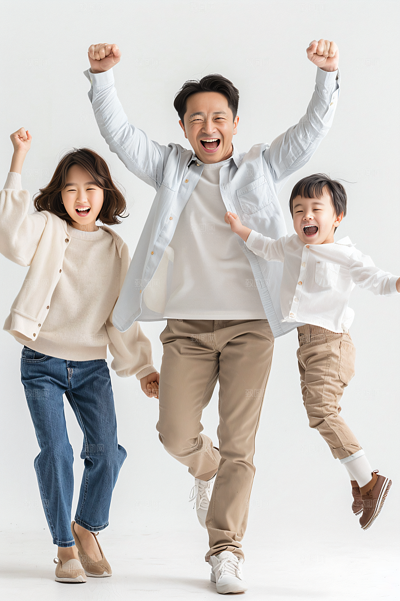幸福一家人相聚出游摄影图
