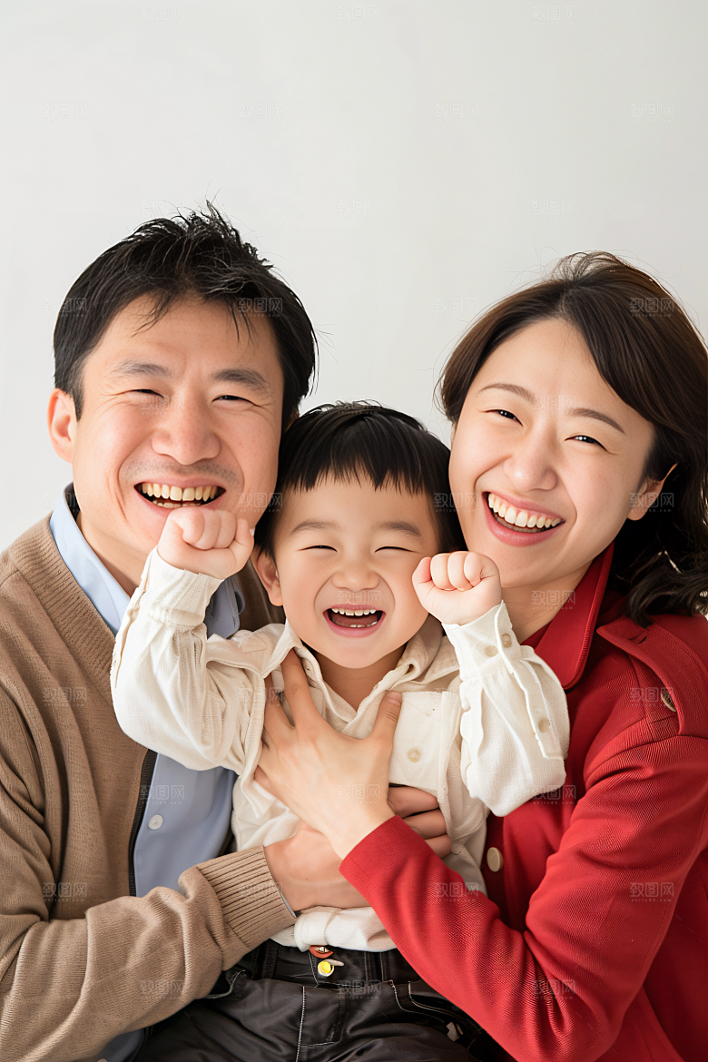 幸福一家人出行肖像摄影图