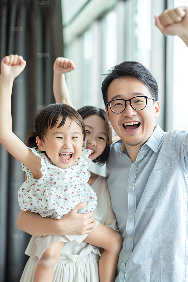 幸福一家人出游家庭摄影图