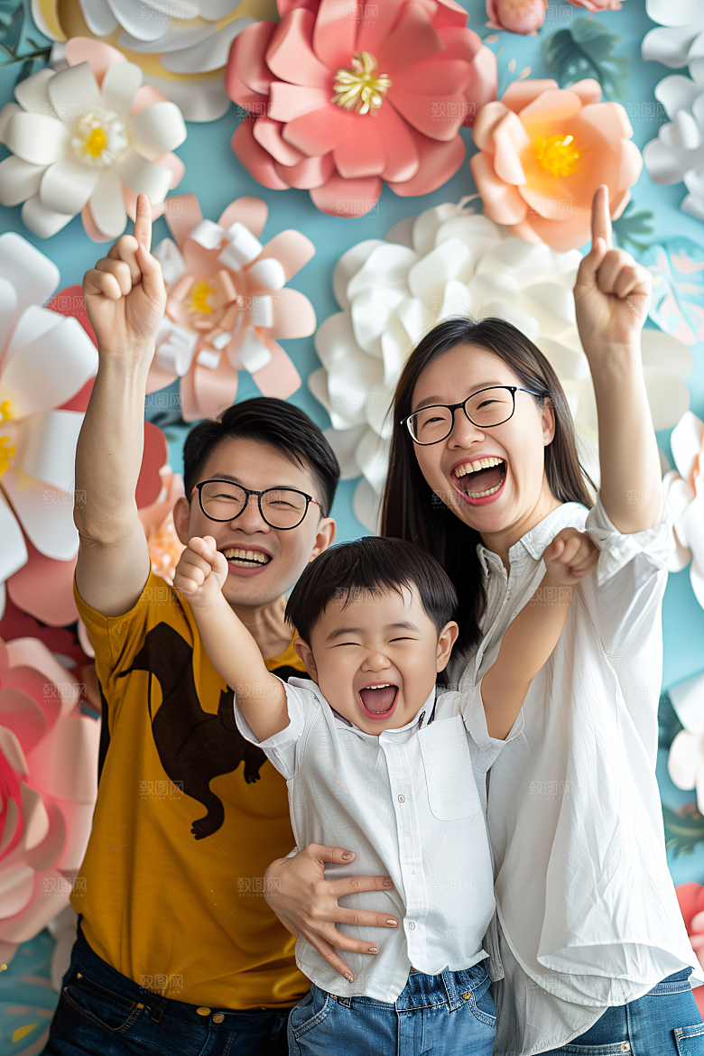幸福一家人出游人物摄影图