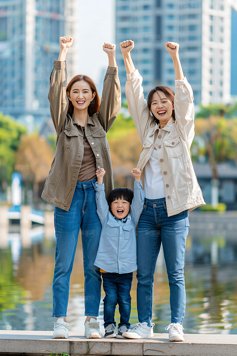 幸福一家人肖像出游摄影图