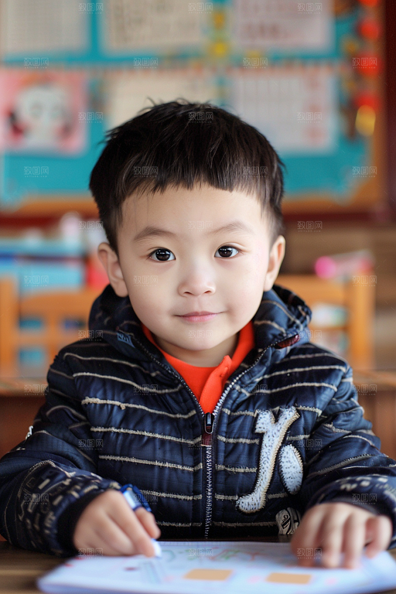 幼儿园里的小朋友肖像学生摄影图