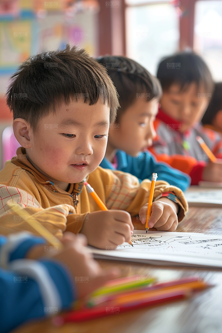 幼儿园里的小朋友学前班儿童摄影图
